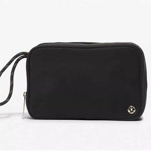 lululemon Small Things Count travel kit NWT